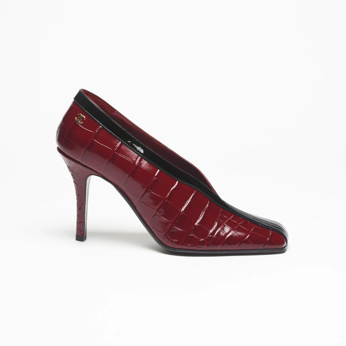 Chanel Croc-Embossed Patent Leather Pumps 3