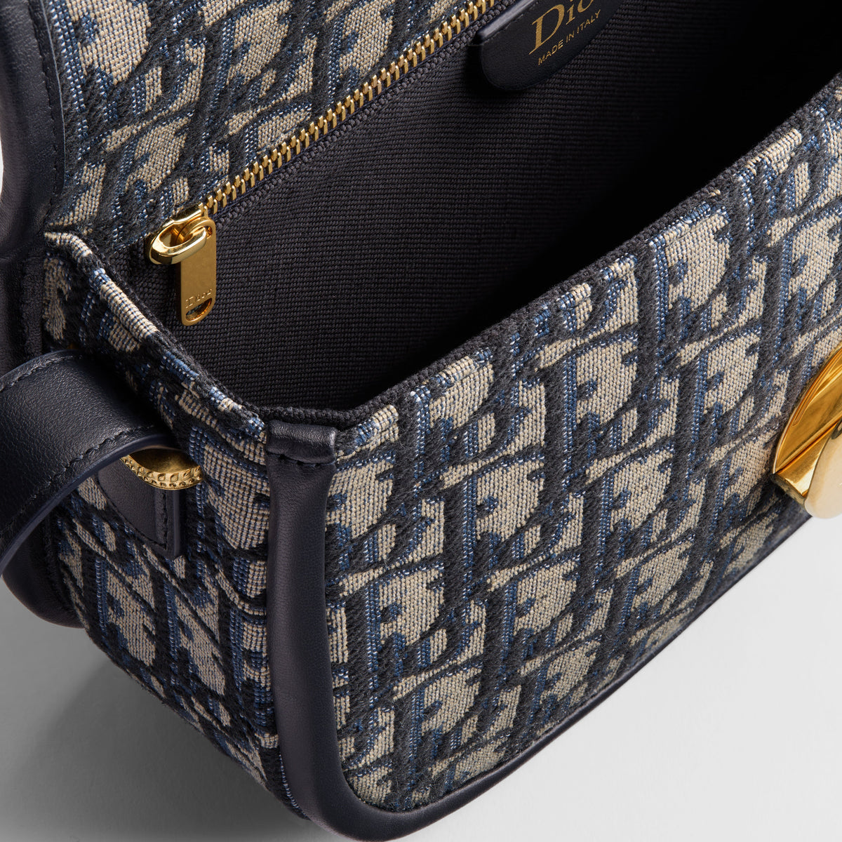 Dior Medium Médaillon Flap Bag 4