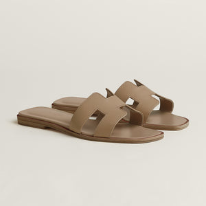 Hermès Oran Leather Flat Sandal