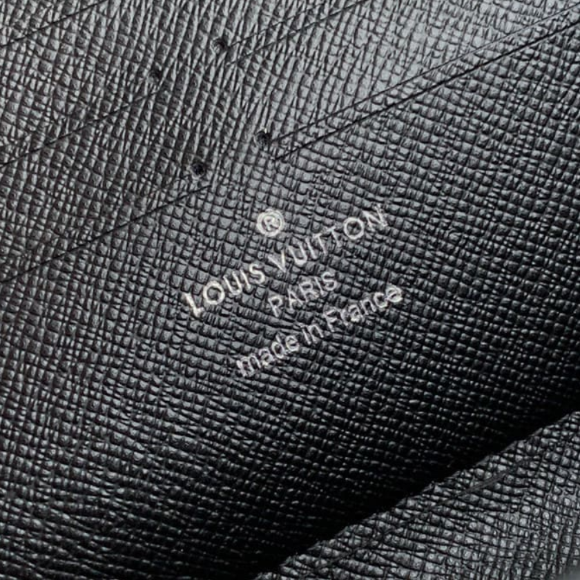 Louis Vuitton Taiga Leather - Wallets  - Men 3
