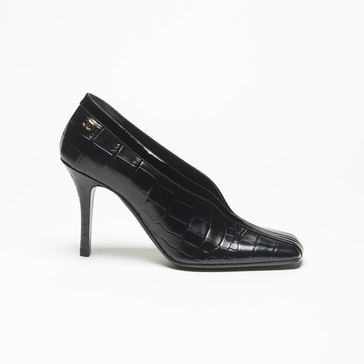 Chanel Pumps Crocodile Embossed Calfskin & Patent Calfskin  Black 3