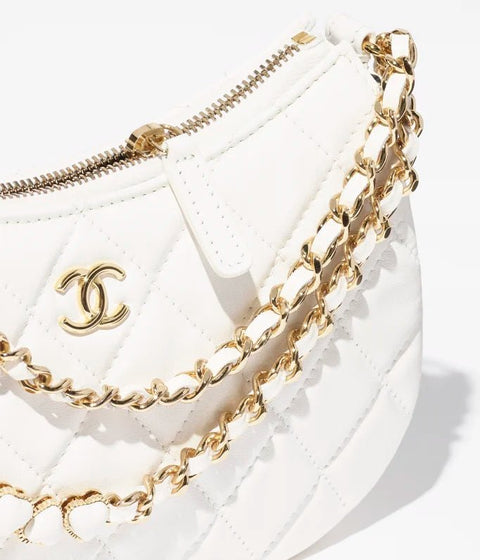 Chanel White Small Handbag With Chain Shiny Wrinkled Leather And Gold - Tone Metal - BEAUTY BAR