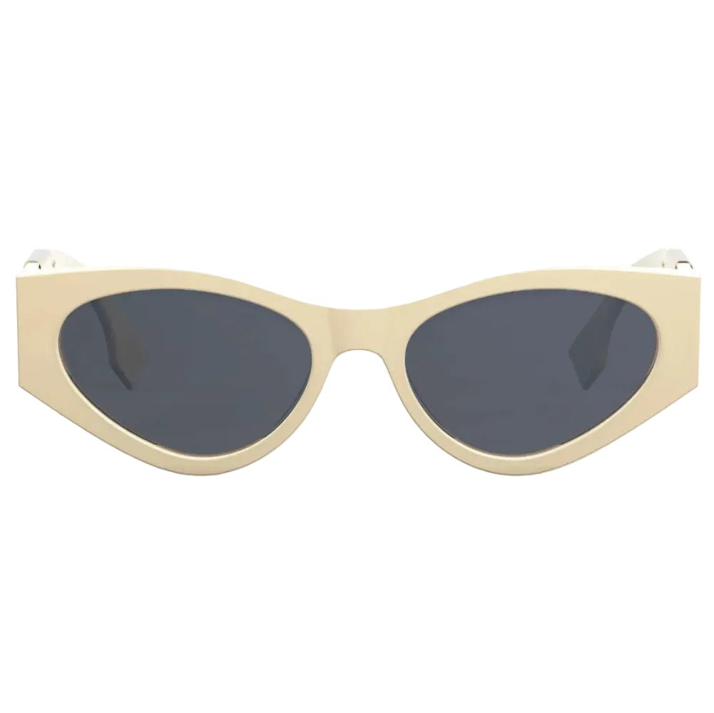 Fendi Sunglasses Model Featuring a Cat-Eye Frame and Gold Logo 2