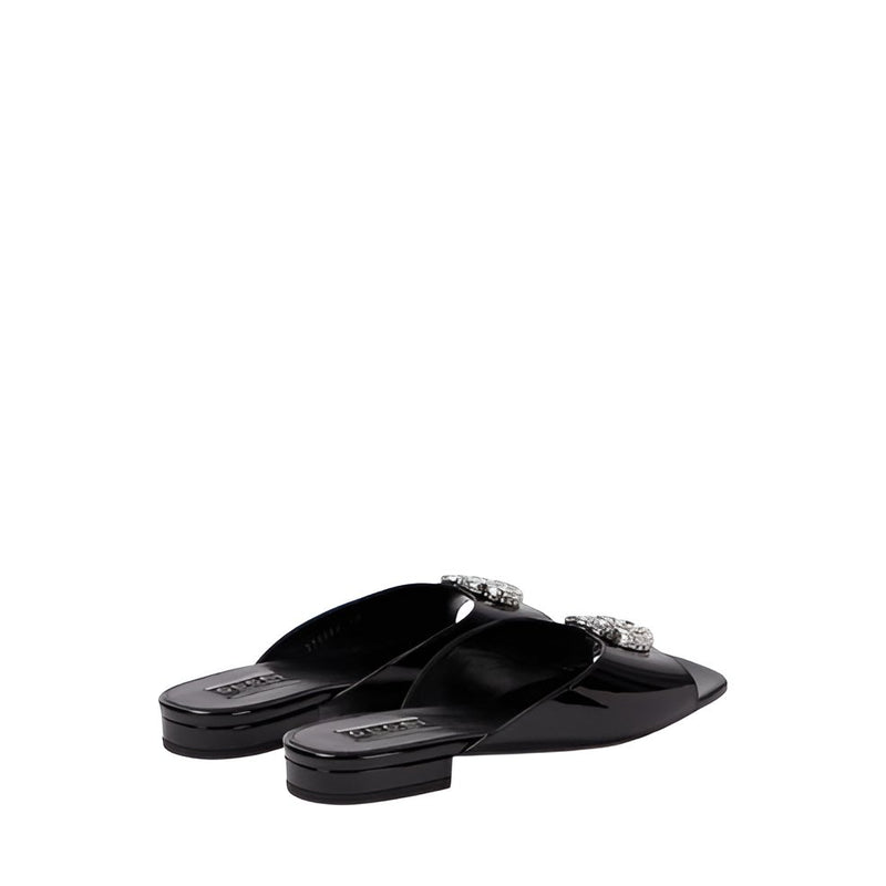   حذاء نسائي أسود مسطح من جلد الباتنت من جوتشي 3