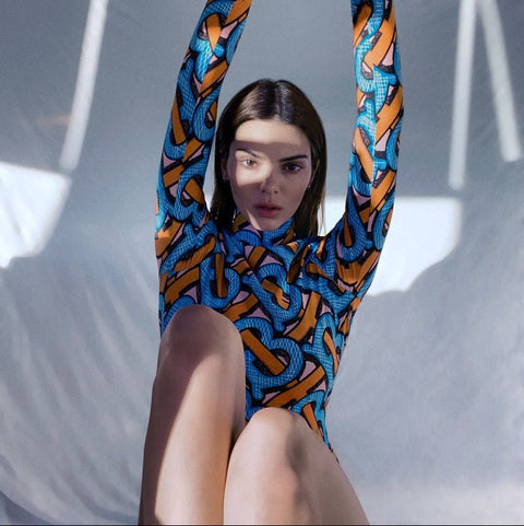 Kendall Jenner X Burberry : Surf Session - BEAUTY BAR