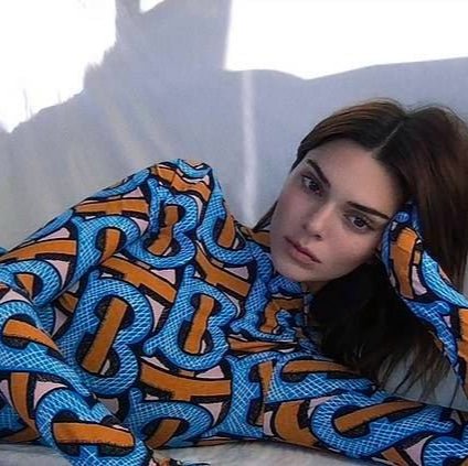 Kendall Jenner X Burberry : Surf Session - BEAUTY BAR