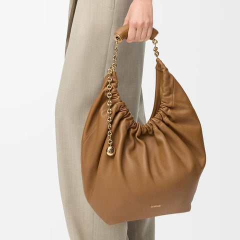 Loewe Medium Squeeze Bag Oak - BEAUTY BAR