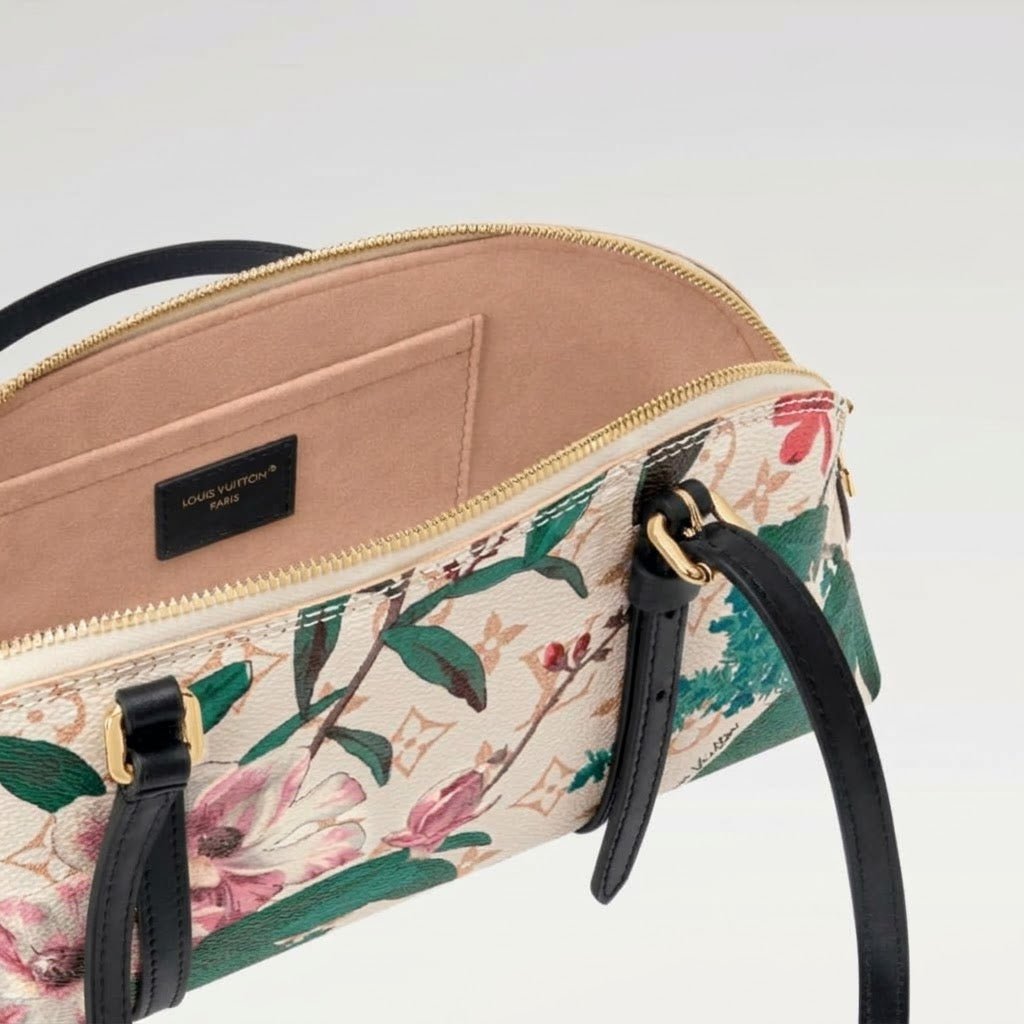Louis Vuitton Squire East West Handbag 4