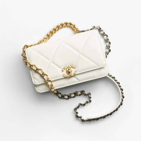 Medium Chanel 19 Flap White - BEAUTY BAR