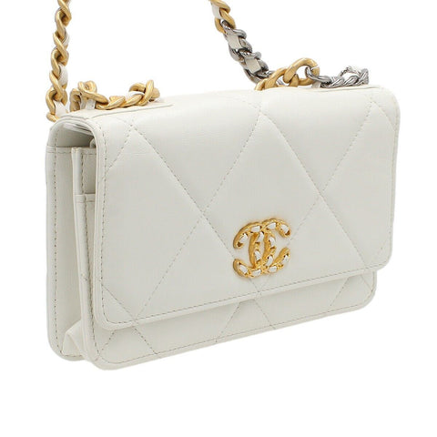 Medium Chanel 19 Flap White - BEAUTY BAR