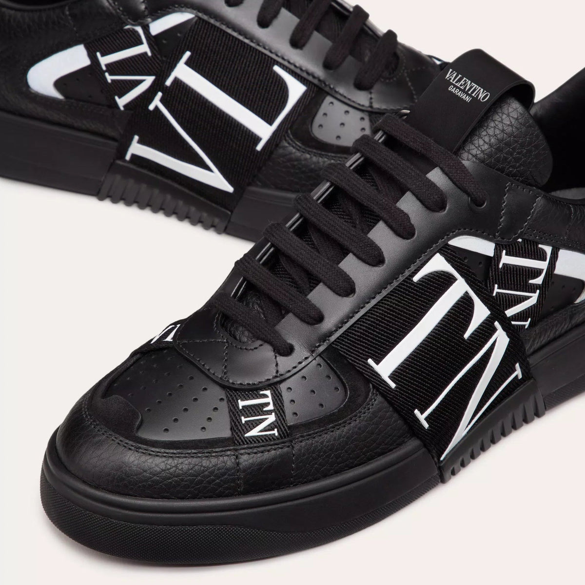 Valentino Garavani Low-Top Calfskin VL7N Sneaker With Bands 4