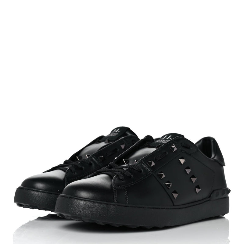 Valentino Garavani Pyramid Detailed Sneakers 2