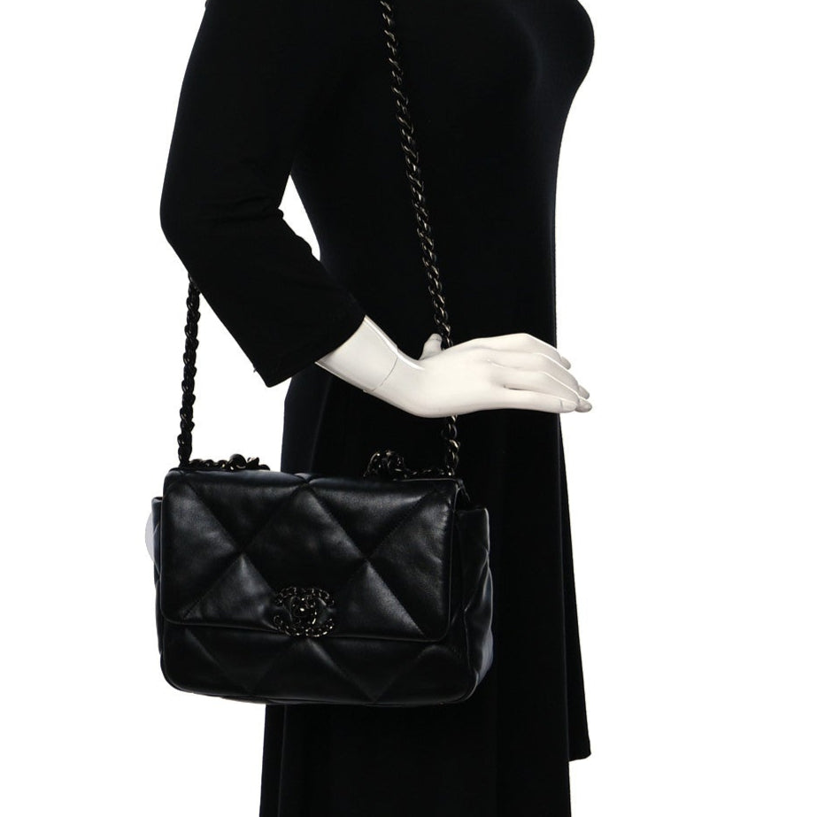 Chanel Medium 19 Flap 4