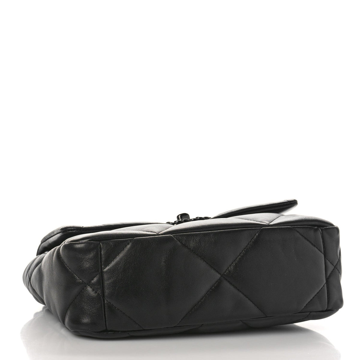 Chanel Medium 19 Flap 2