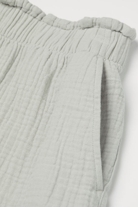 H&M Crinkled cotton shorts Light dusky green - BEAUTY BAR